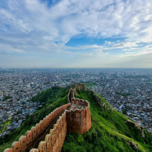 A panoramic view of the Jaipur city skyline from the walls of Nahargarh Fort